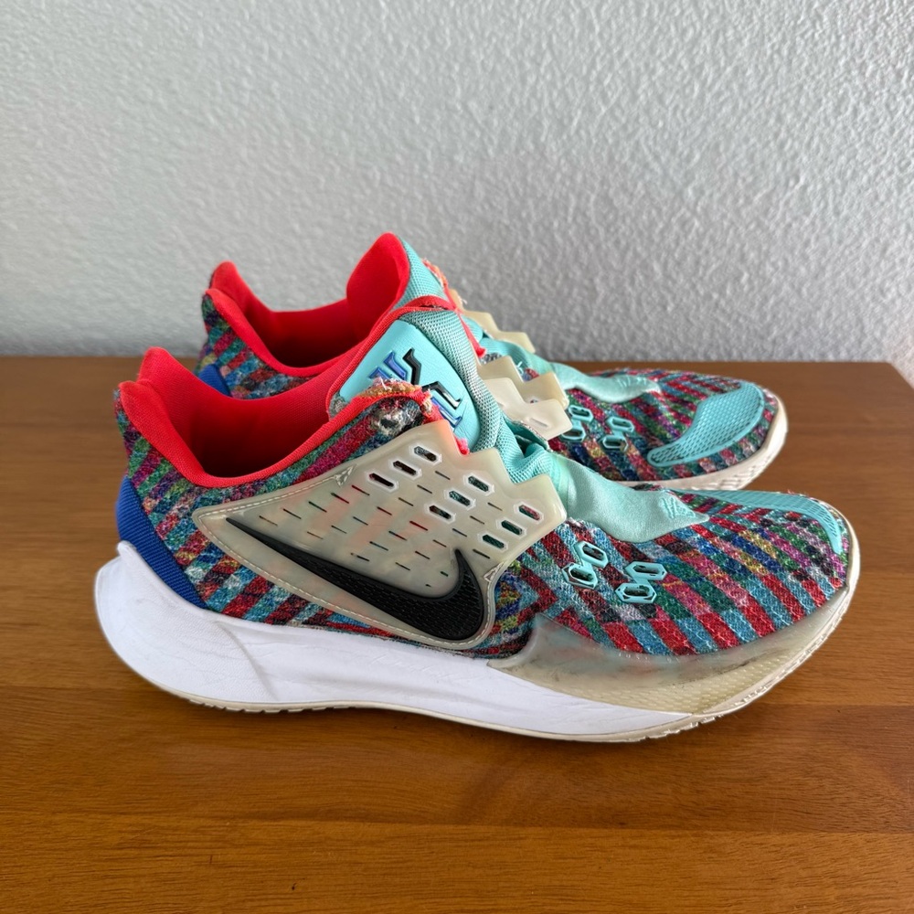 Pre-Owned 100% Authentic Nike Kyrie Low 2 2019 shoe AV6337-400 Men’s Size (9.5)